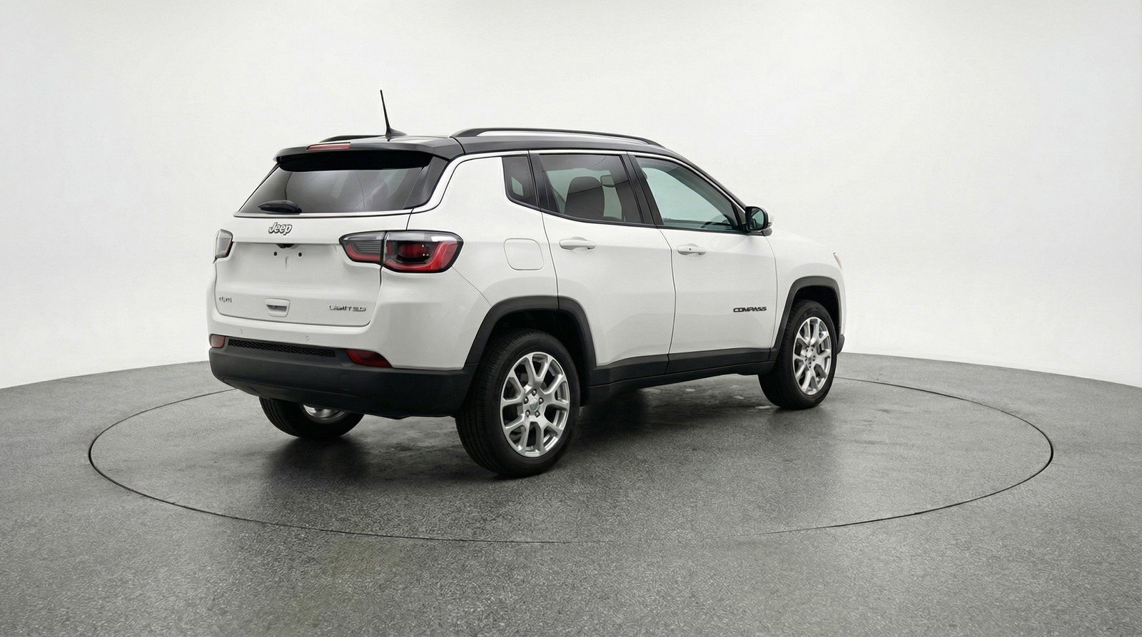 Used 2025 Jeep Compass Limited image 9