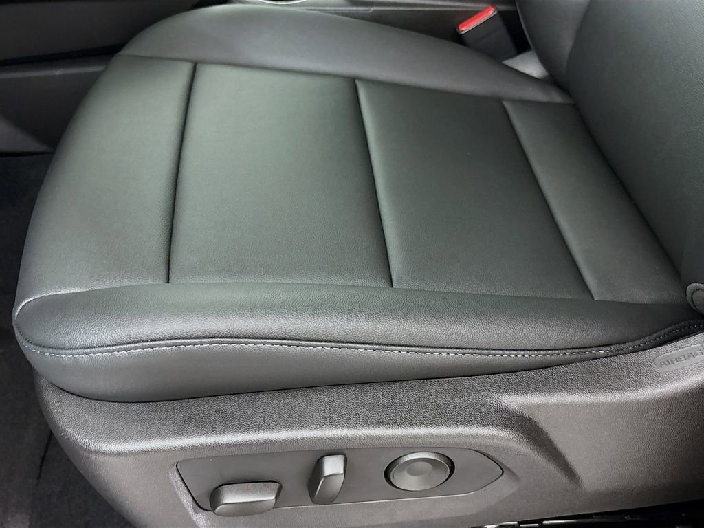 New 2025 GMC Canyon Elevation w/ Convenience Package image 18