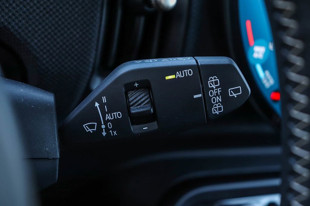 Used 2025 MINI Cooper 2-Door Hardtop image 24