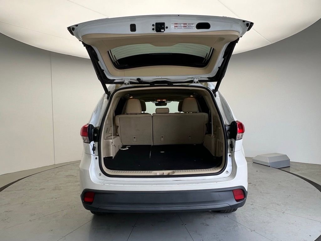 Used 2019 Toyota Highlander XLE image 5