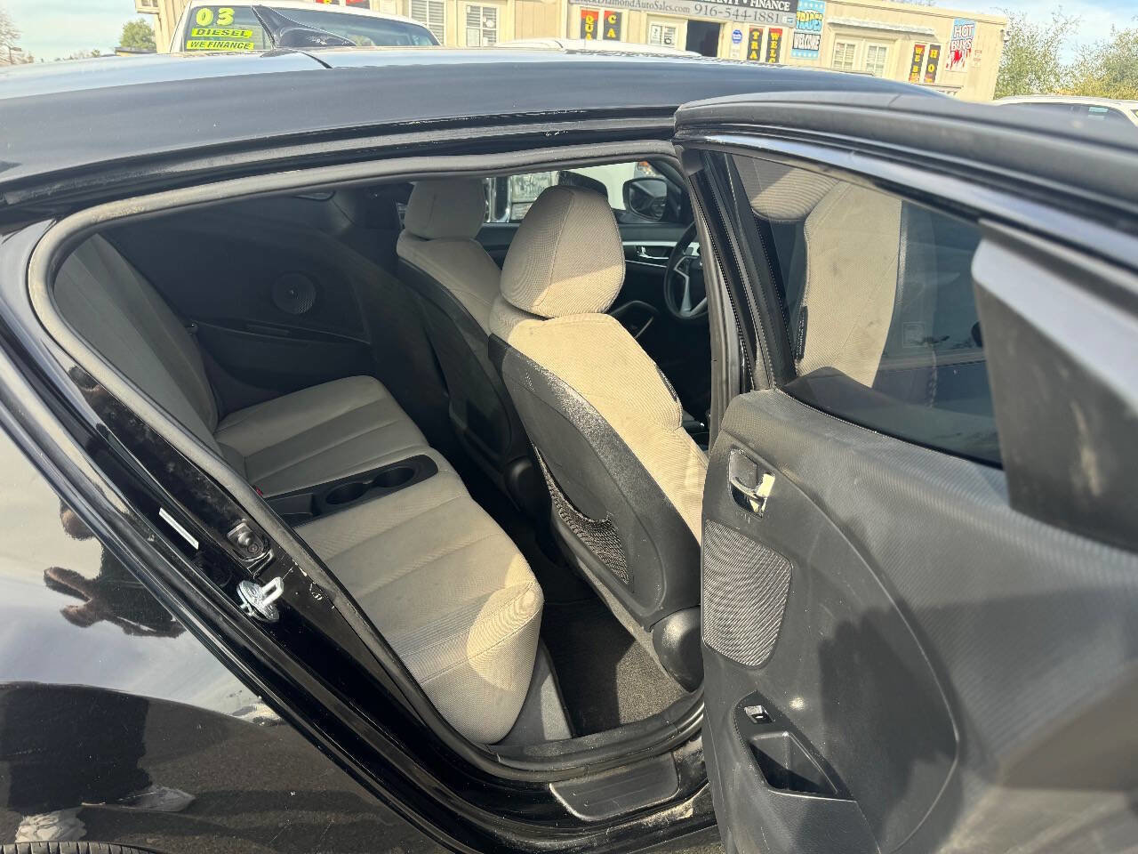 Used 2013 Hyundai Veloster FWD image 16