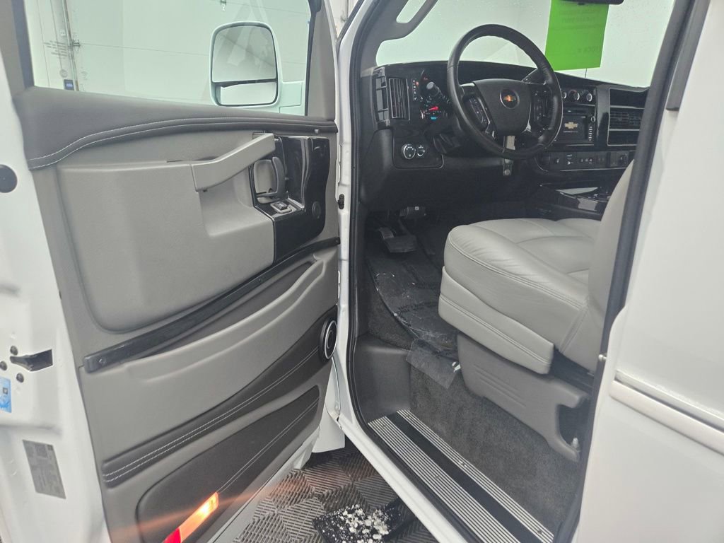 Used 2020 Chevrolet Express 2500 Extended w/ Enhanced Convenience Package image 14