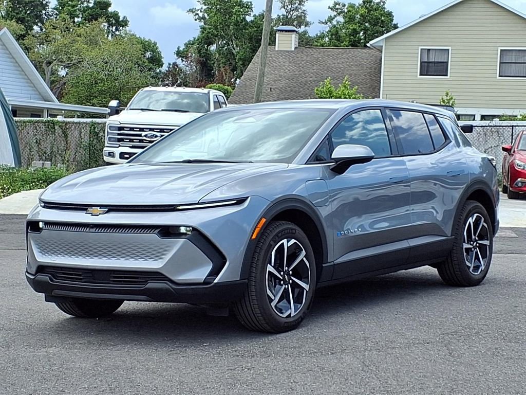 Used 2025 Chevrolet Equinox EV LT w/ Comfort Package AWD/4WD image 3