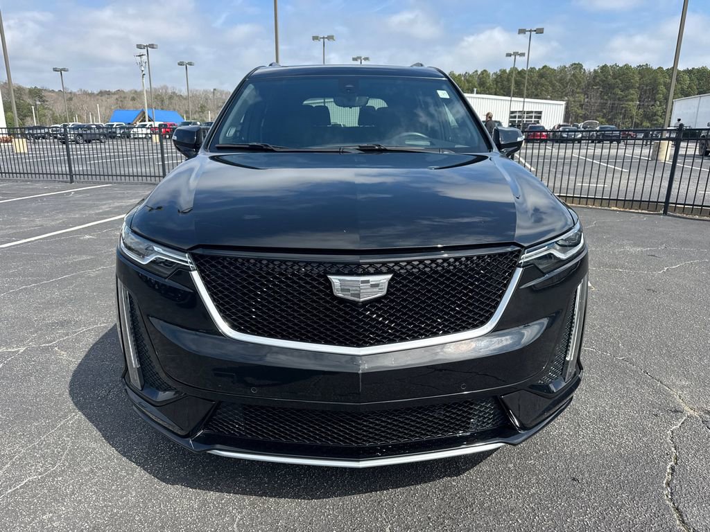 Used 2022 Cadillac XT6 Sport w/ Technology Package image 3