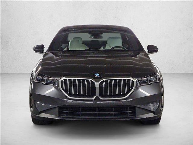 Certified 2024 BMW 540i xDrive w/ Premium Package AWD/4WD image 2