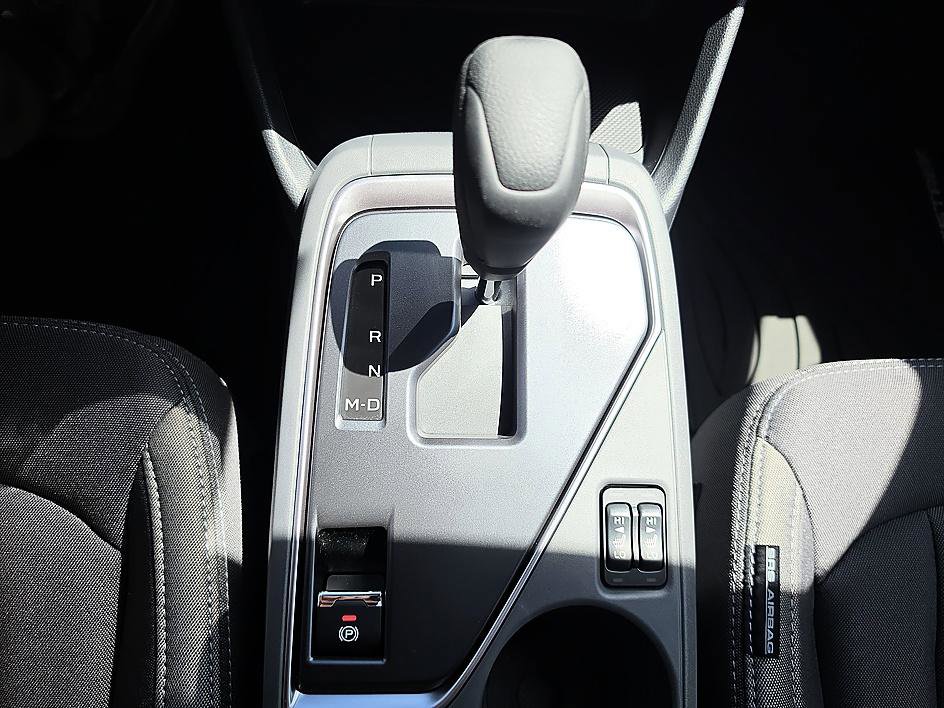 Used 2025 Subaru Crosstrek 2.0i Premium image 17