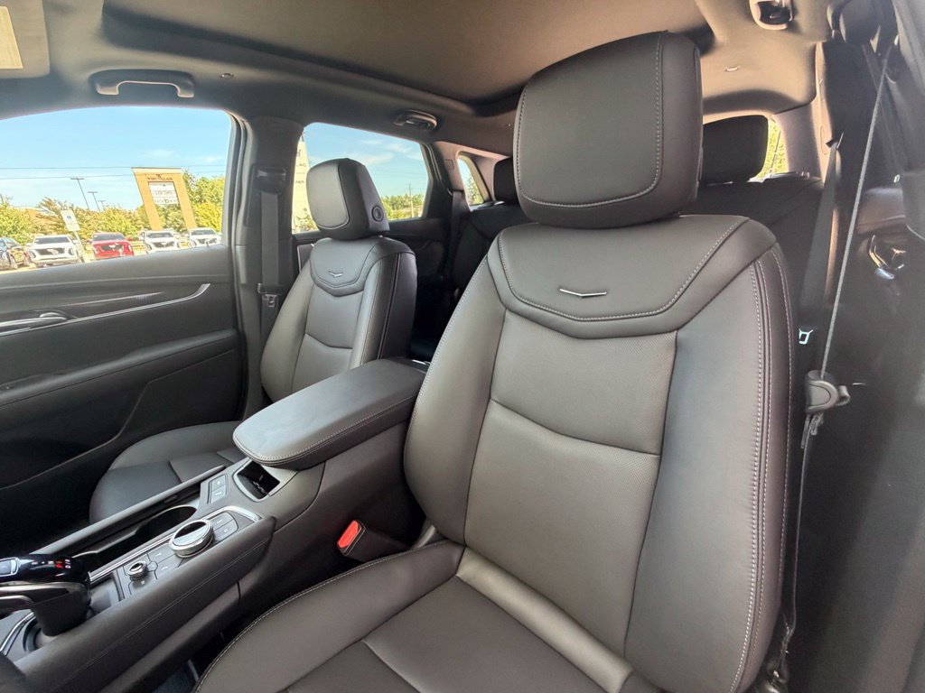 New 2026 Cadillac XT5 Sportv w/ LPO, Onyx Lite Package AWD/4WD image 11