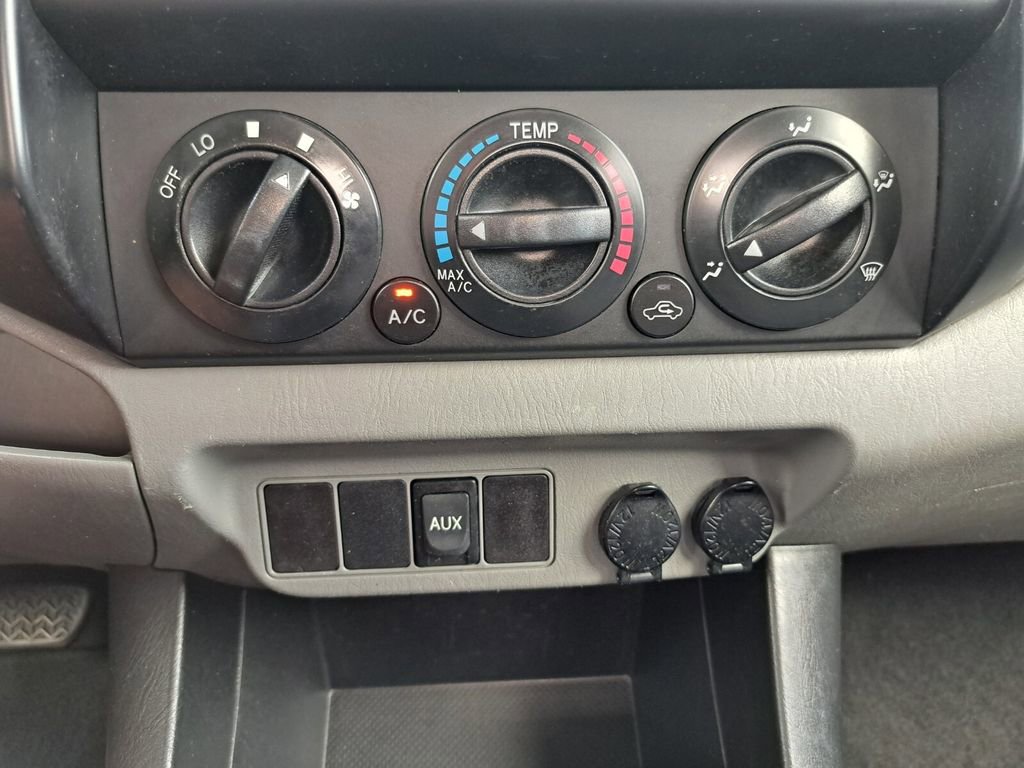 Used 2012 Toyota Tacoma PreRunner w/ Convenience Pkg RWD image 14