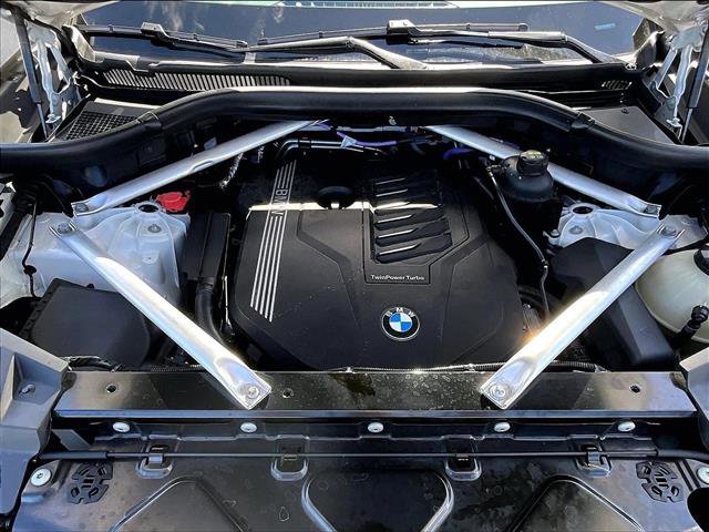 Used 2021 BMW X5 sDrive40i w/ Premium Package image 11