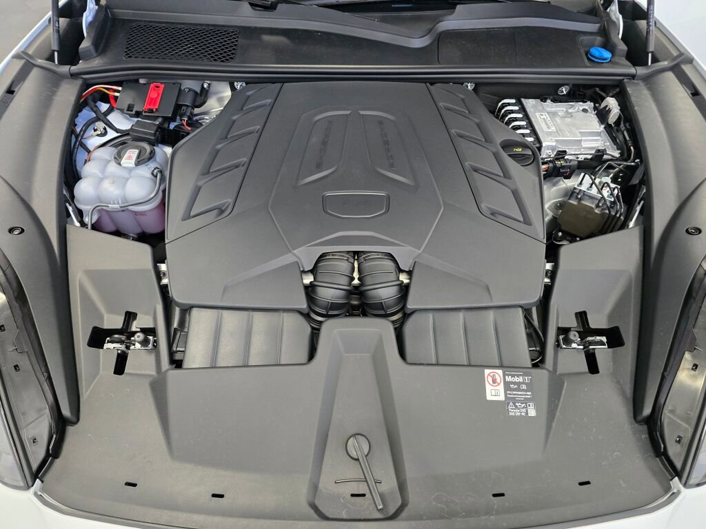 New 2025 Porsche Cayenne S image 11