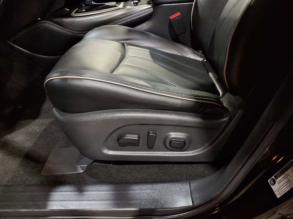 Used 2019 INFINITI QX60 Luxe w/ Essential Package image 17