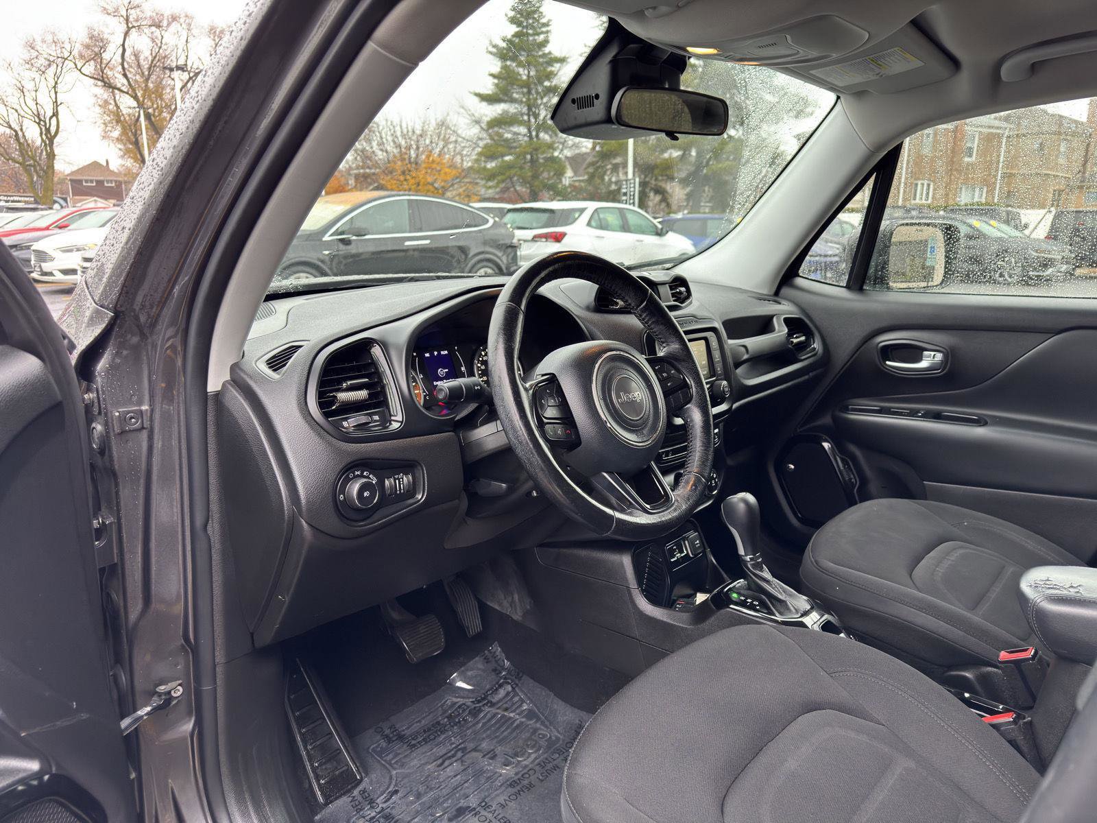 Used 2017 Jeep Renegade Altitude image 23