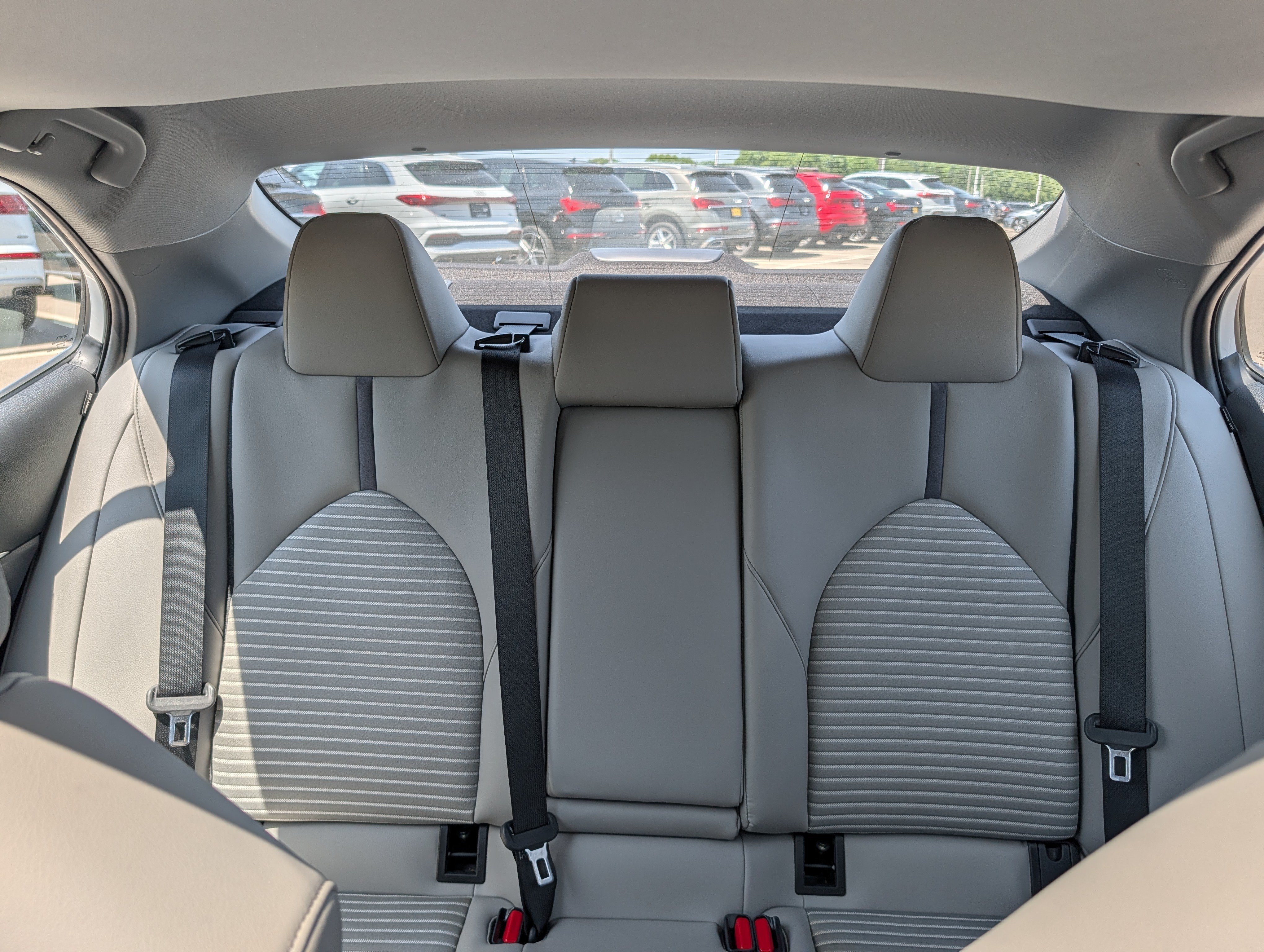 Used 2022 Toyota Camry SE w/ Audio Upgrade Package FWD image 13