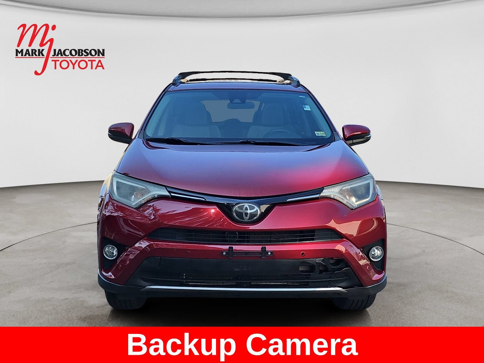 Used 2018 Toyota RAV4 XLE AWD/4WD image 2