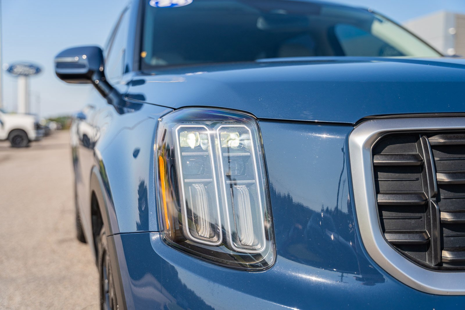 Used 2024 Kia Telluride SX w/ Towing Package image 10