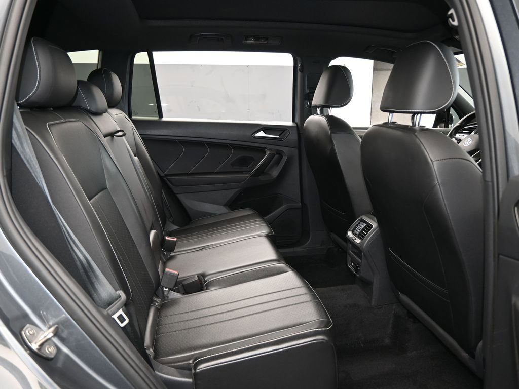 Used 2022 Volkswagen Tiguan SE R-Line AWD/4WD image 45