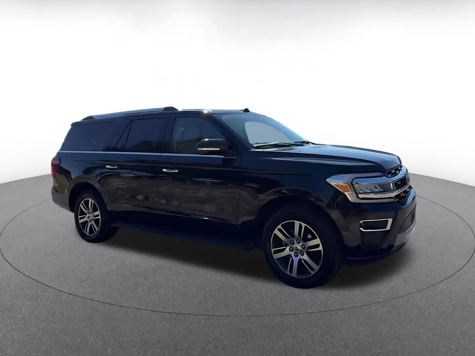 Used 2024 Ford Expedition Max Limited RWD image 2