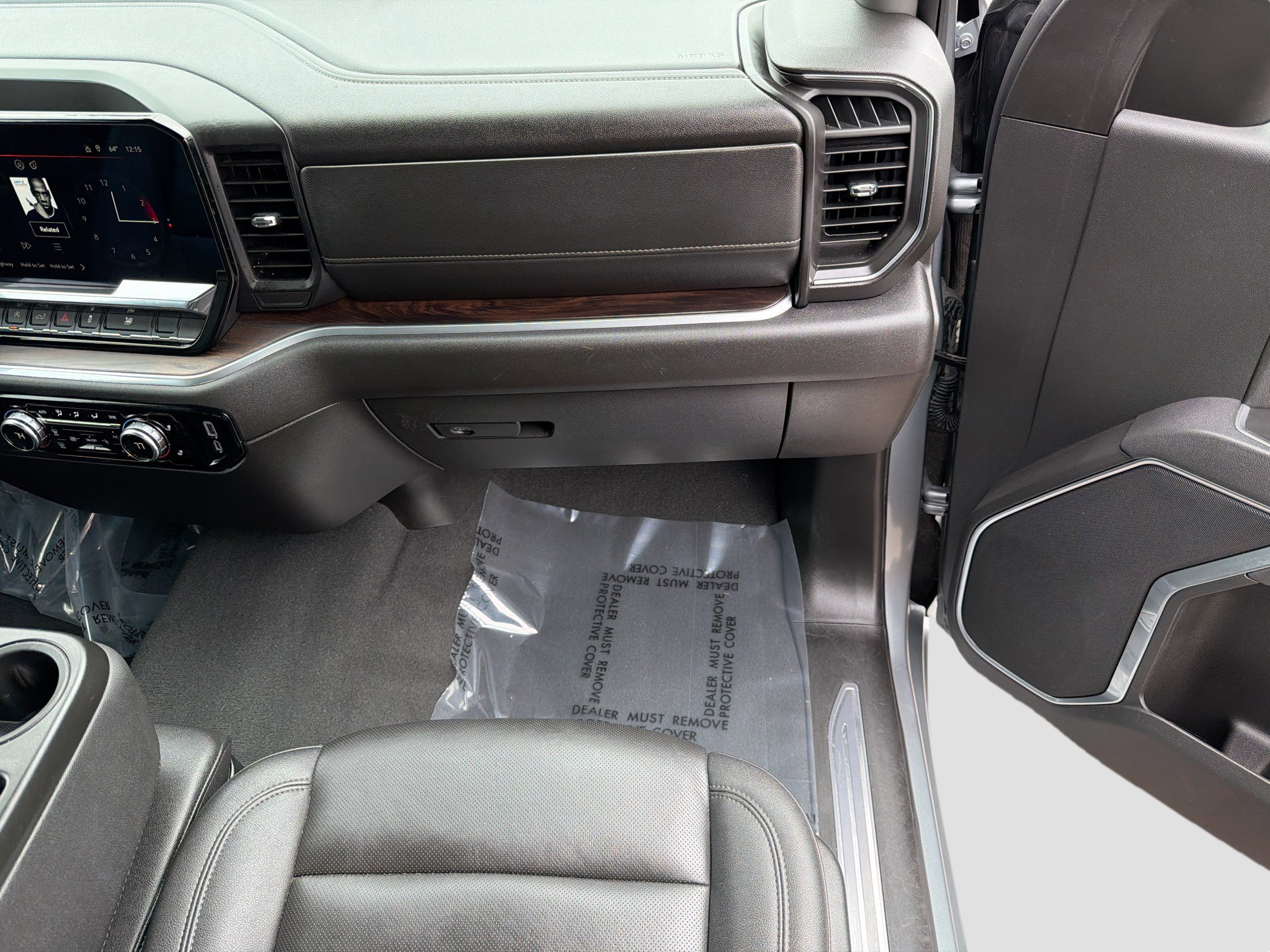 Used 2025 GMC Sierra 1500 SLT image 17