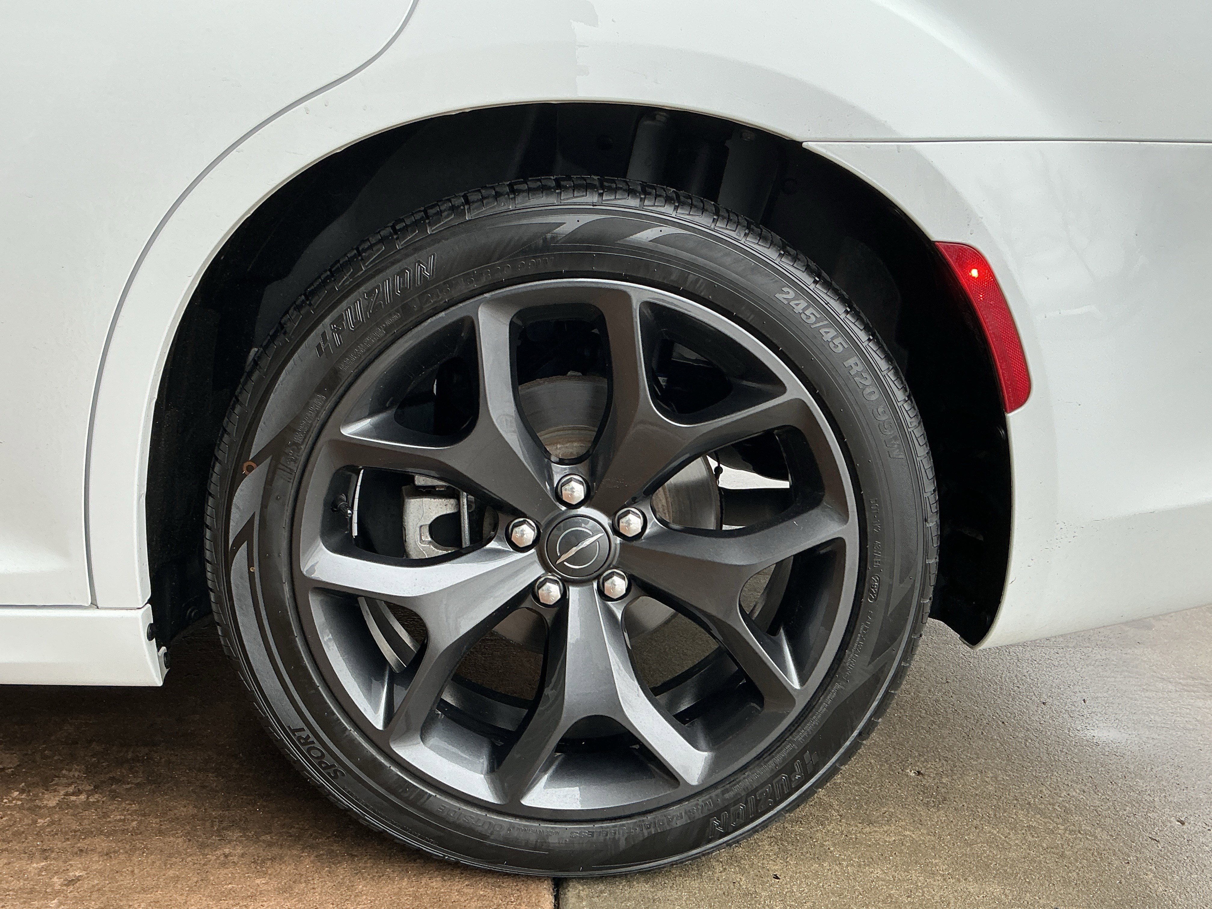 Used 2021 Chrysler 300 Touring L image 27