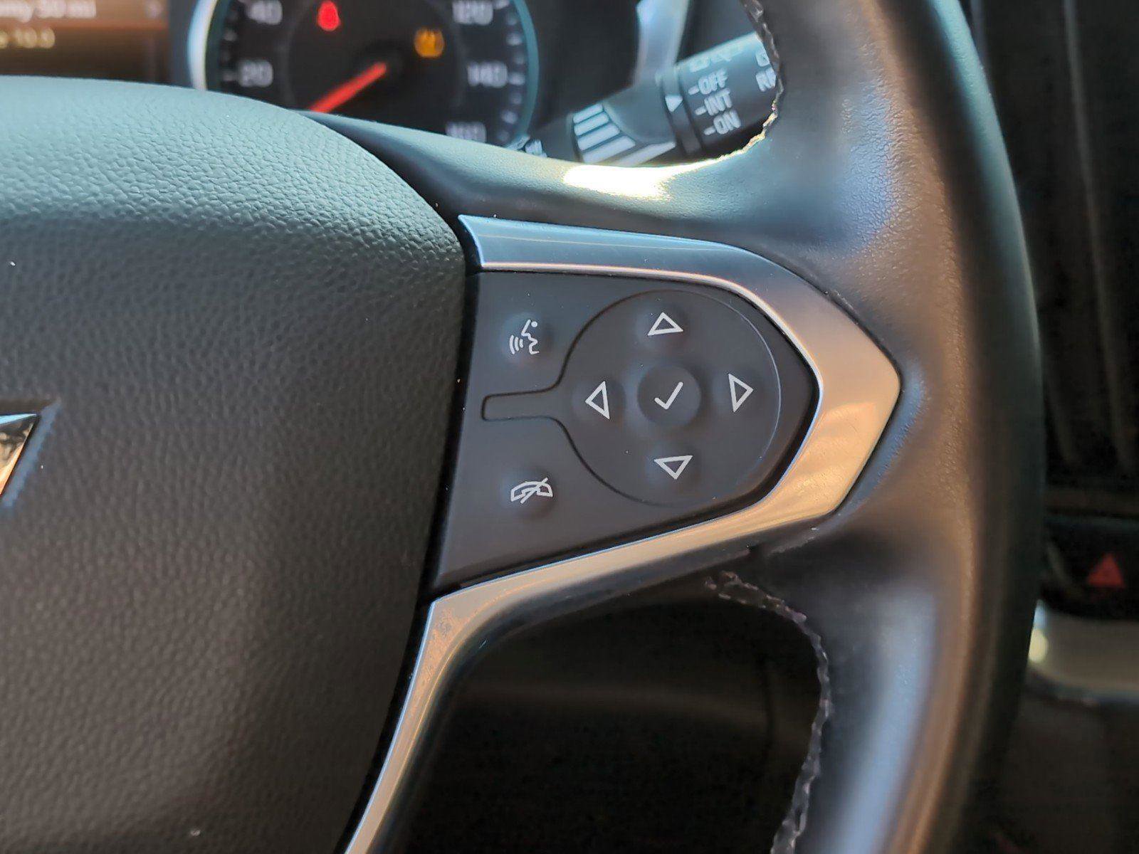 Used 2023 Chevrolet Traverse RS FWD image 25