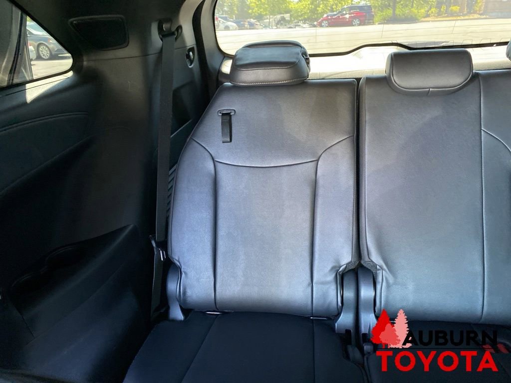 Used 2025 Toyota Sienna Platinum AWD/4WD image 19