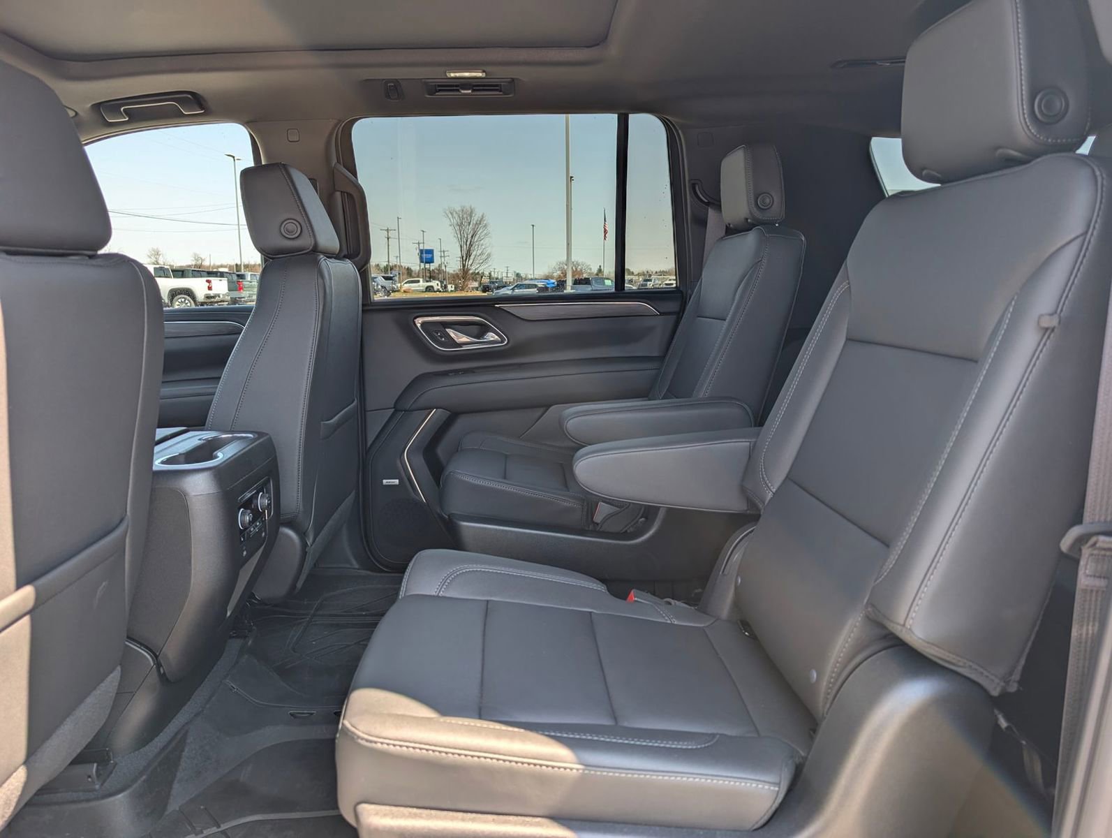 Certified 2023 Chevrolet Suburban Z71 w/ Luxury Package image 35
