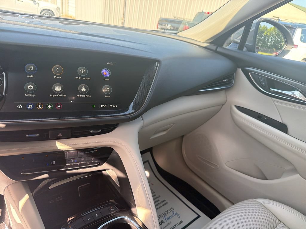 Used 2022 Buick Envision Essence w/ Safety Package FWD image 17