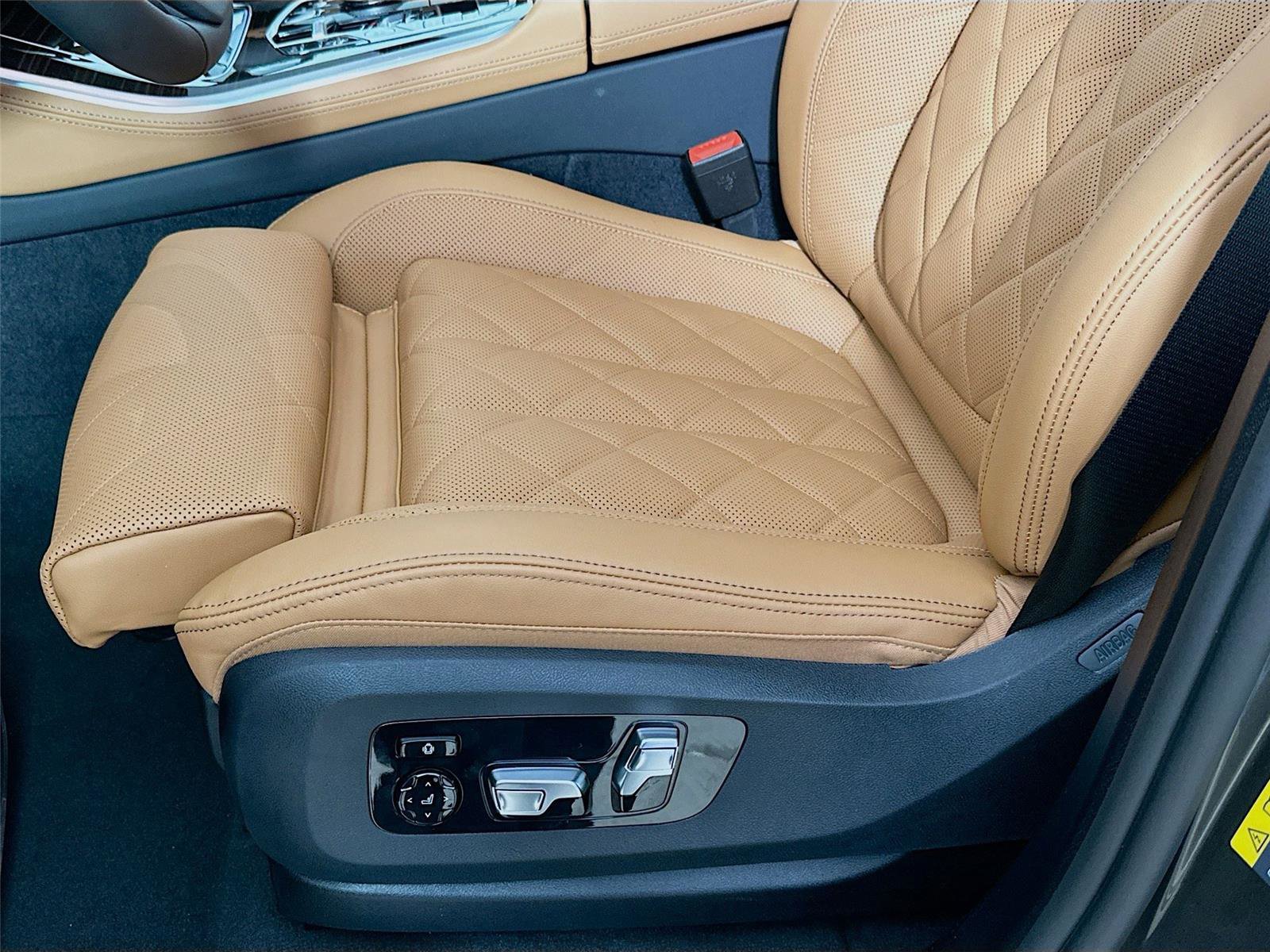 New 2026 BMW X5 xDrive50e w/ Climate Comfort Package image 20