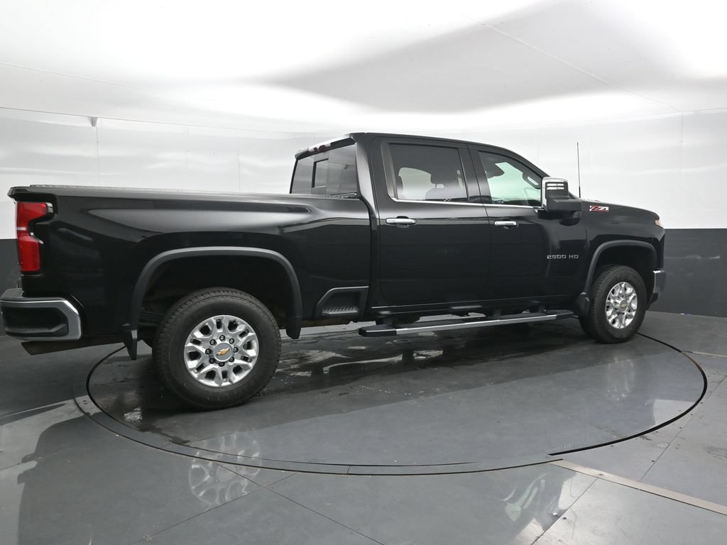 Used 2024 Chevrolet Silverado 2500 LTZ w/ LTZ Convenience Package AWD/4WD image 3