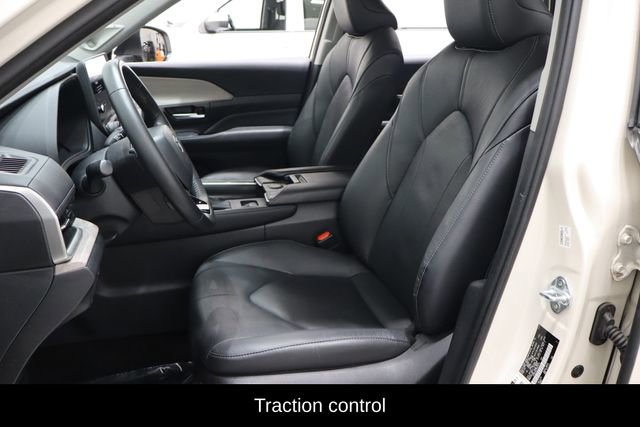 Used 2024 Toyota Grand Highlander Limited FWD image 10