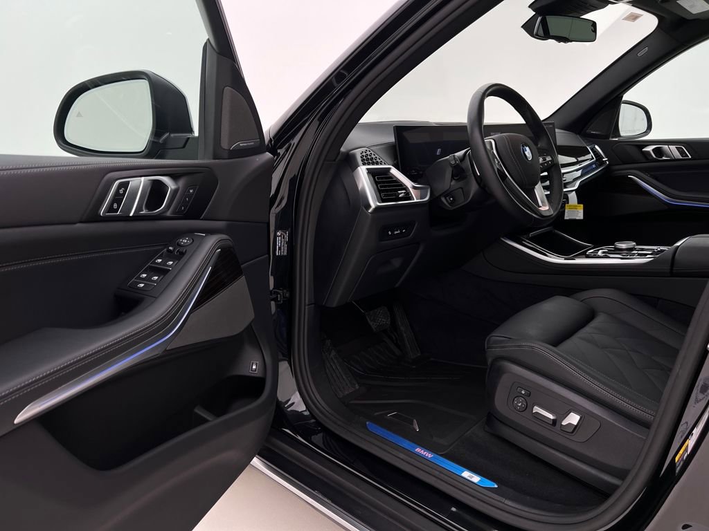 Certified 2025 BMW X5 xDrive50e w/ Premium Package image 13