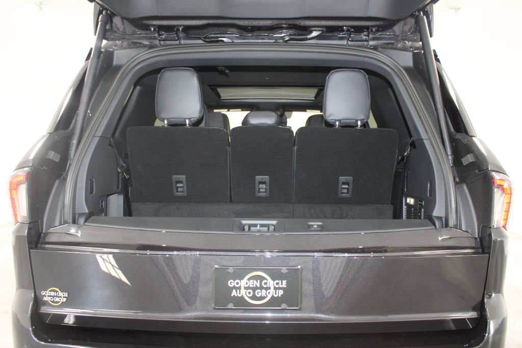 New 2025 Lincoln Navigator Reserve w/ Jet Appearance Package image 16