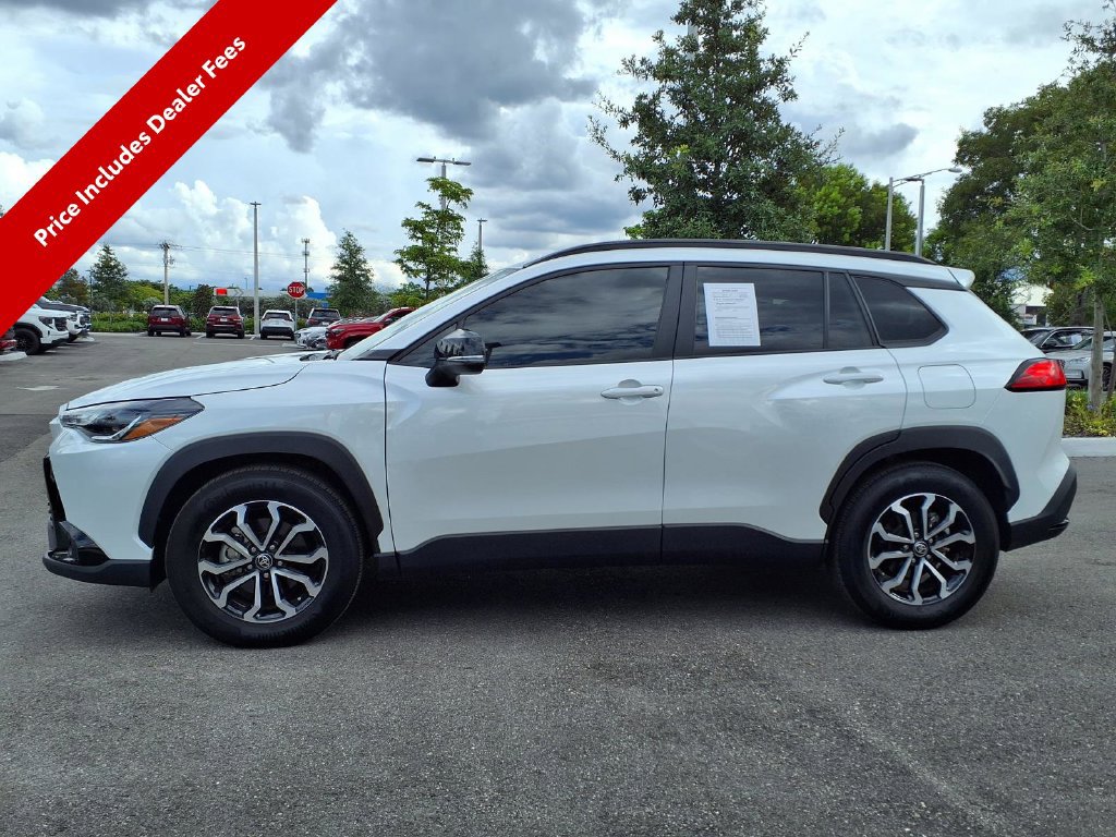 Used 2025 Toyota Corolla Cross AWD Hybrid w/ Moonroof Package image 5