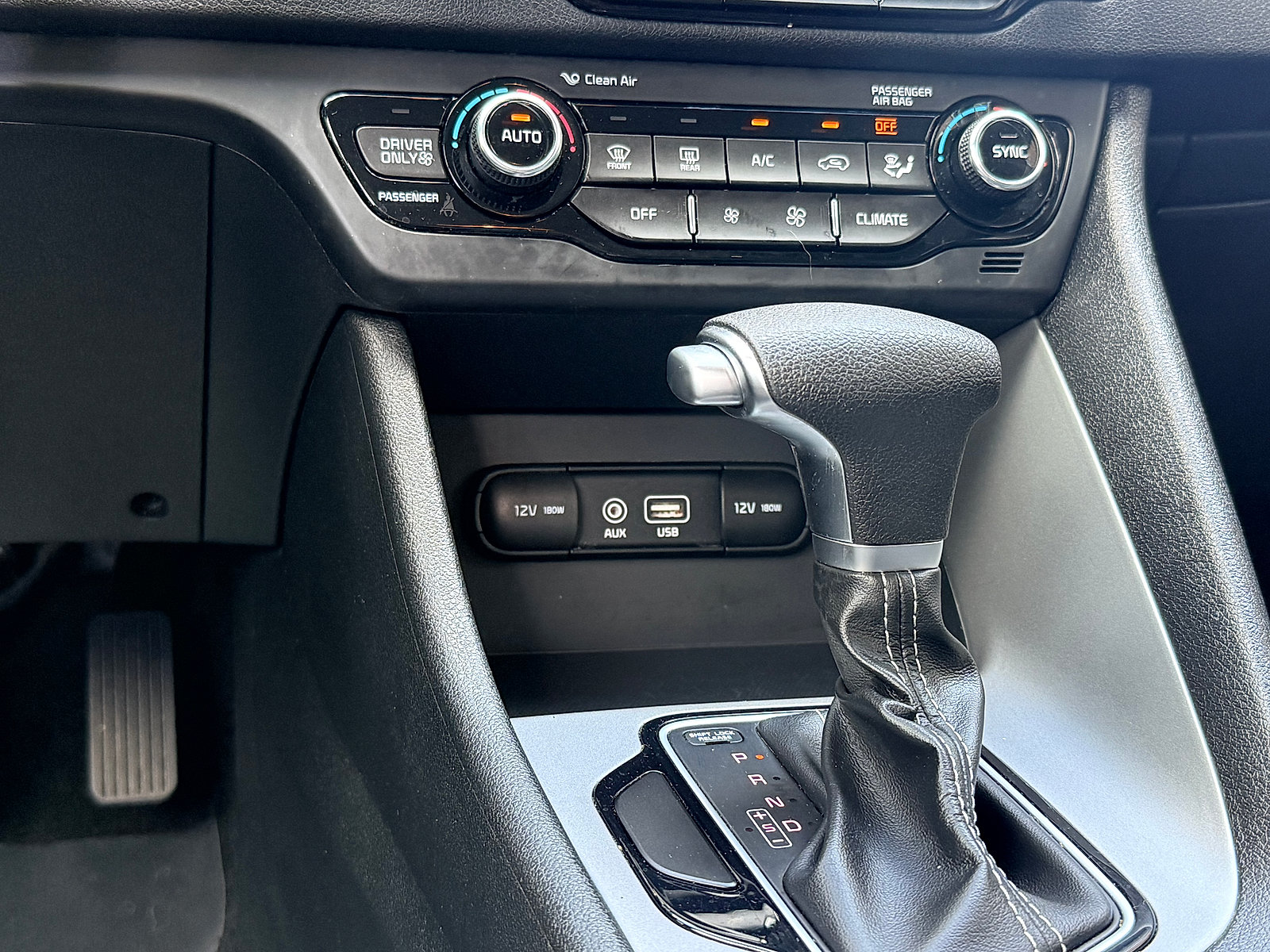 Used 2018 Kia Niro FE FWD image 17
