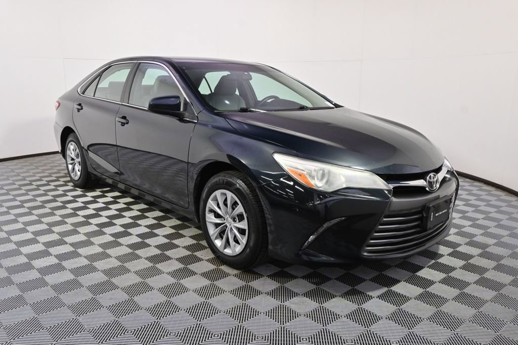 Used 2015 Toyota Camry LE image 8