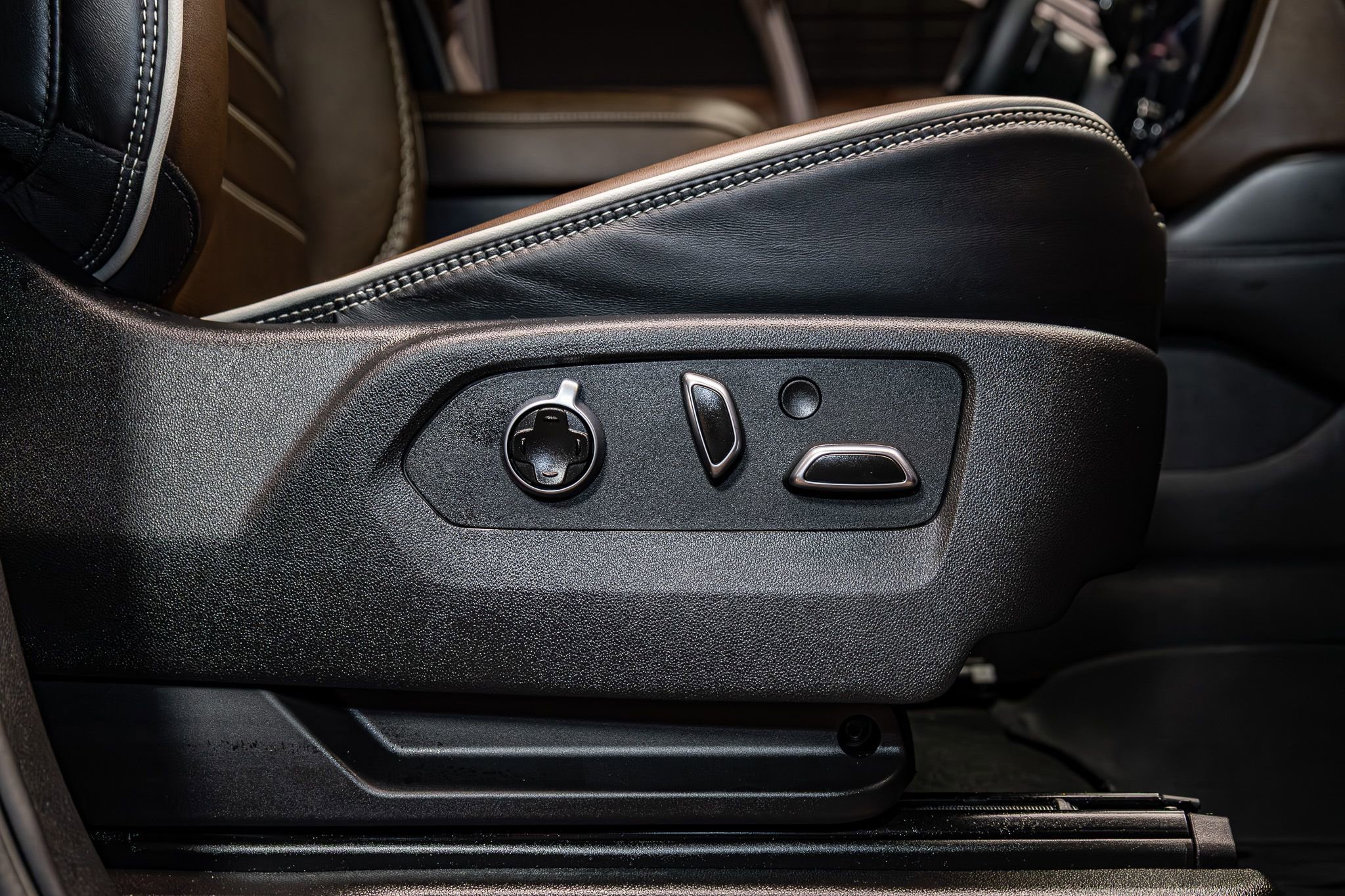 Used 2025 GMC Yukon Denali Ultimate image 27