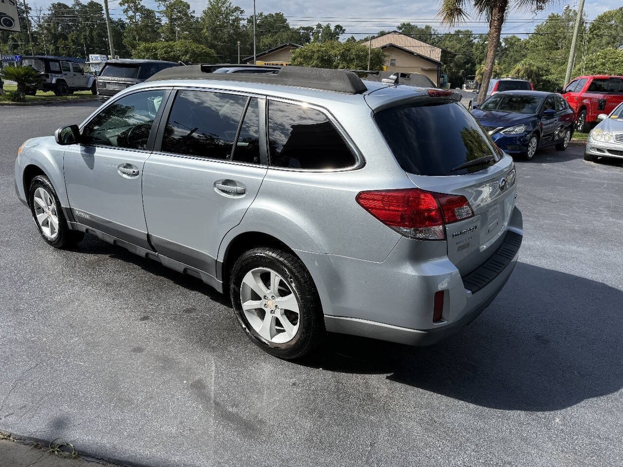 Used 2014 Subaru Outback 2.5i Premium w/ Moonroof Package AWD/4WD image 5