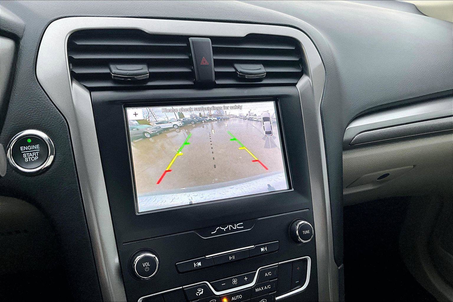 Used 2019 Ford Fusion SE image 22