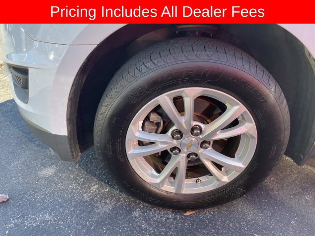 Used 2017 Chevrolet Equinox LS AWD/4WD image 2