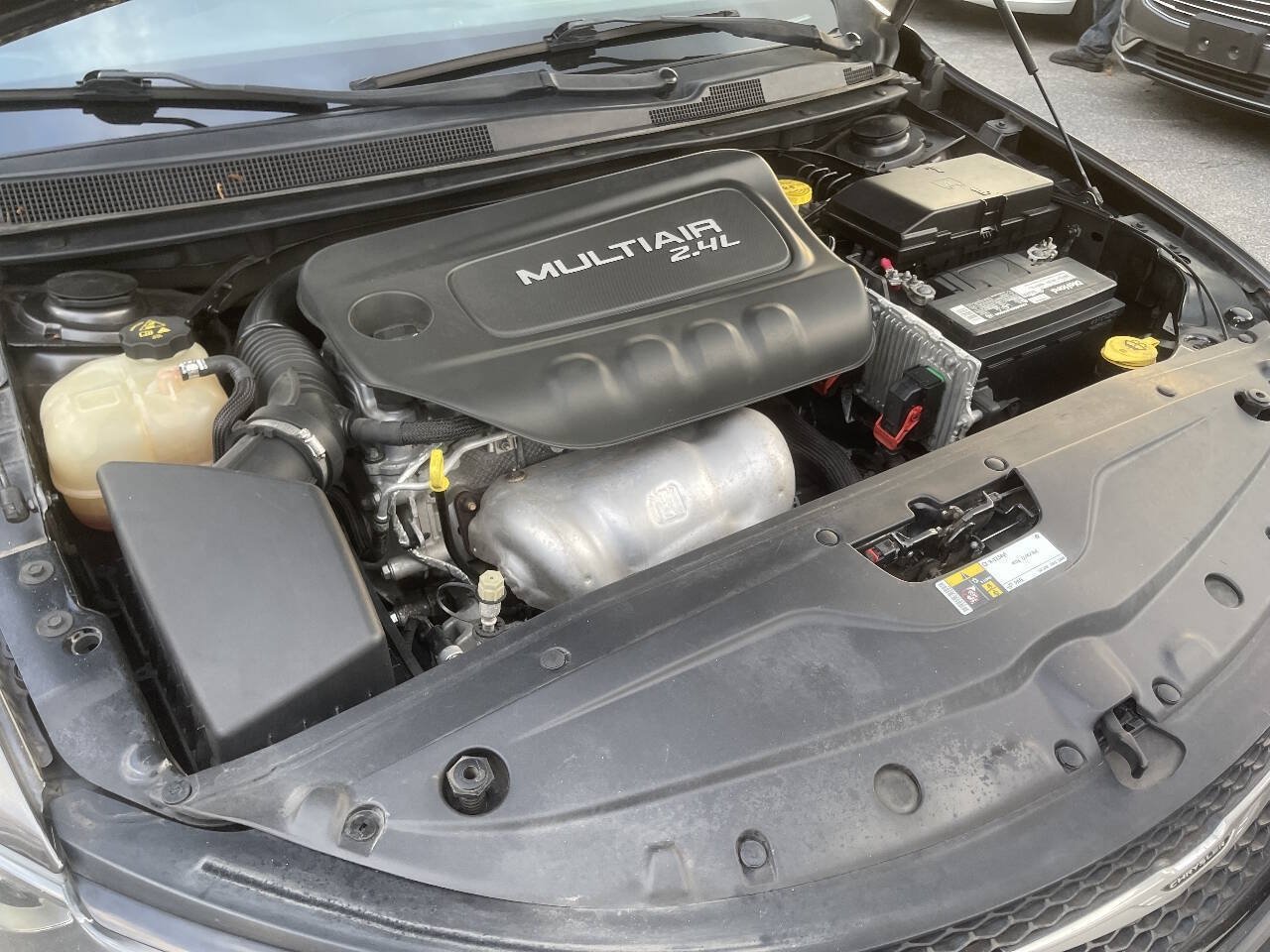 Used 2016 Chrysler 200 S w/ Comfort Group FWD image 30
