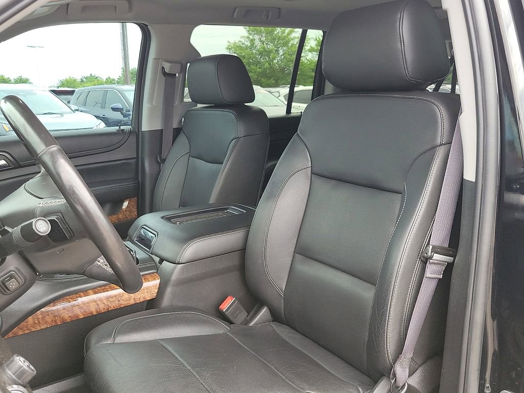 Used 2017 Chevrolet Suburban Premier RWD image 12
