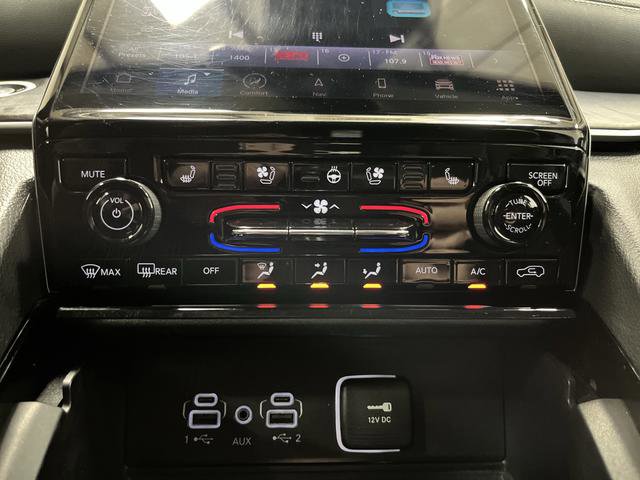 Used 2023 Jeep Grand Cherokee Limited w/ Luxury Tech Group II image 19