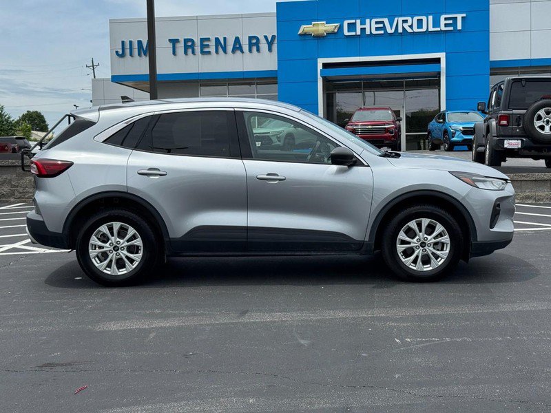 Used 2023 Ford Escape Active AWD/4WD image 2