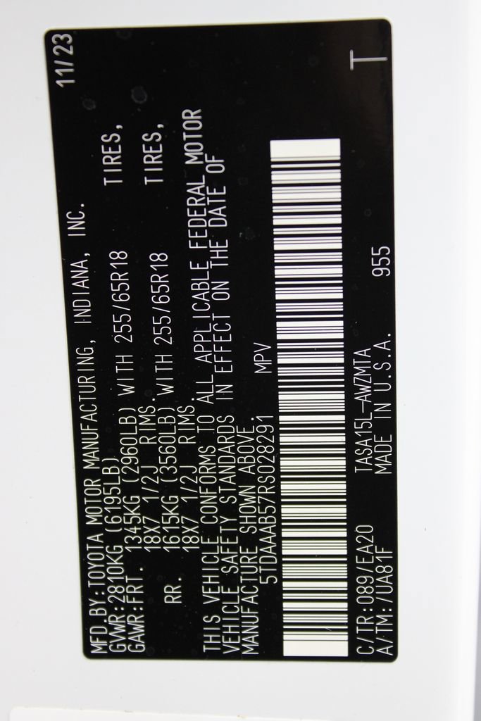 Used 2024 Toyota Grand Highlander Limited image 32