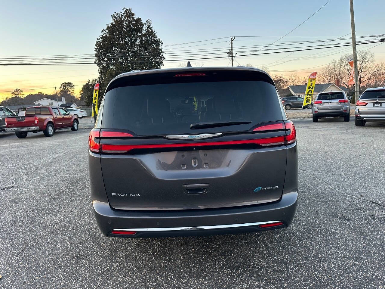 Used 2021 Chrysler Pacifica Touring-L FWD image 23
