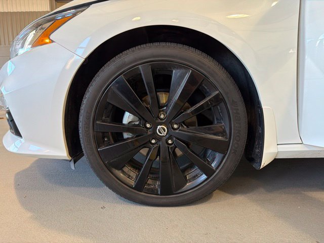 Certified 2022 Nissan Altima 2.5 SR w/ Midnight Edition Package AWD/4WD image 30