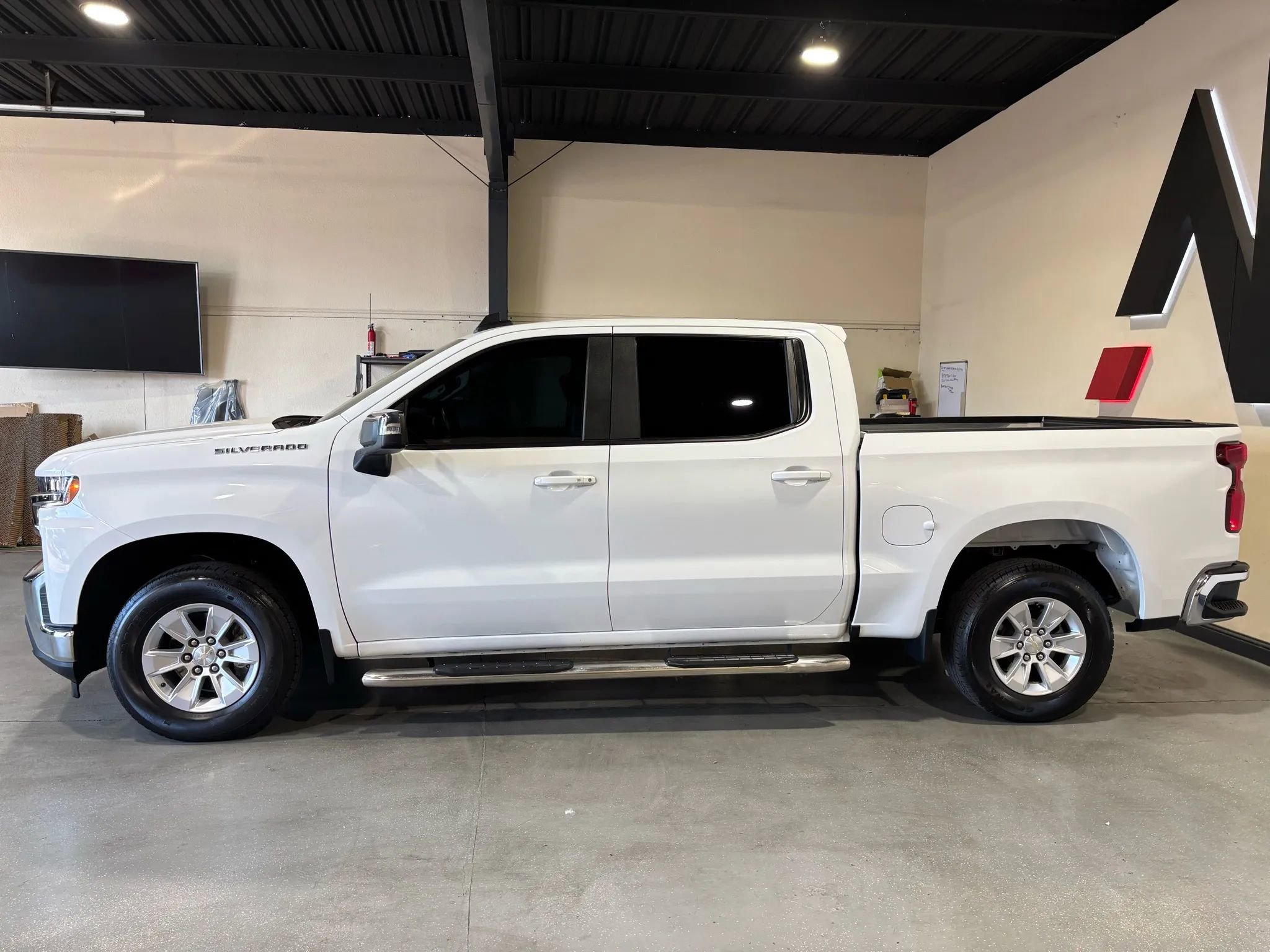 Used 2022 Chevrolet Silverado 1500 LT RWD image 8