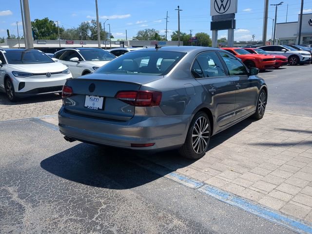 Used 2016 Volkswagen Jetta Sport FWD image 3