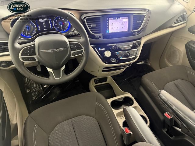 Used 2024 Chrysler Voyager LX FWD image 33