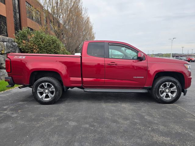 Used 2017 Chevrolet Colorado Z71 AWD/4WD image 2